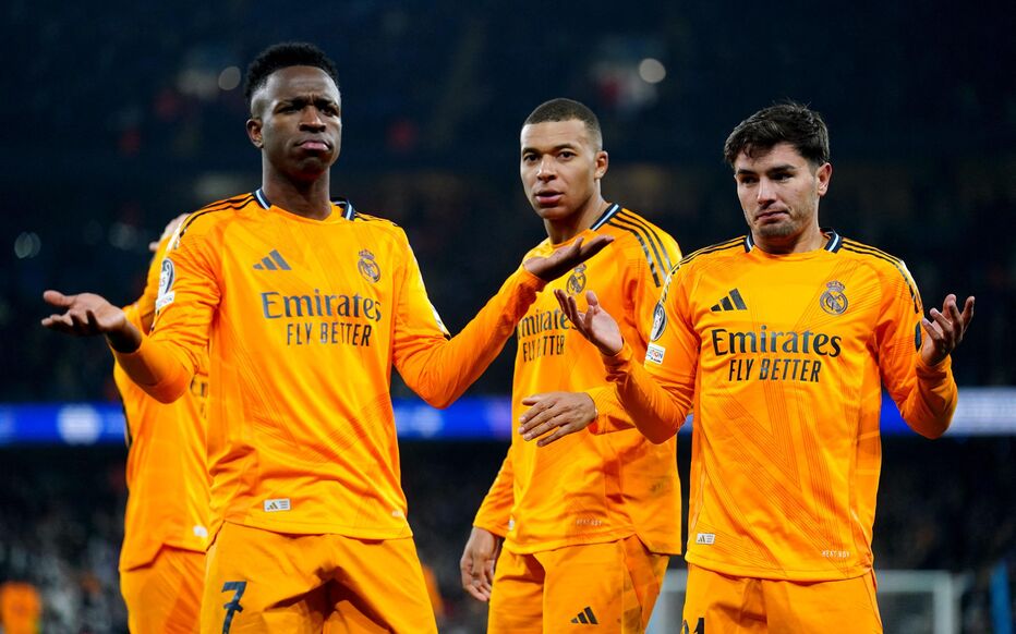 Lire la suite à propos de l’article Le Real Madrid renverse encore Manchester City : Vinícius répond au tifo lui étant adressé et finit homme du match