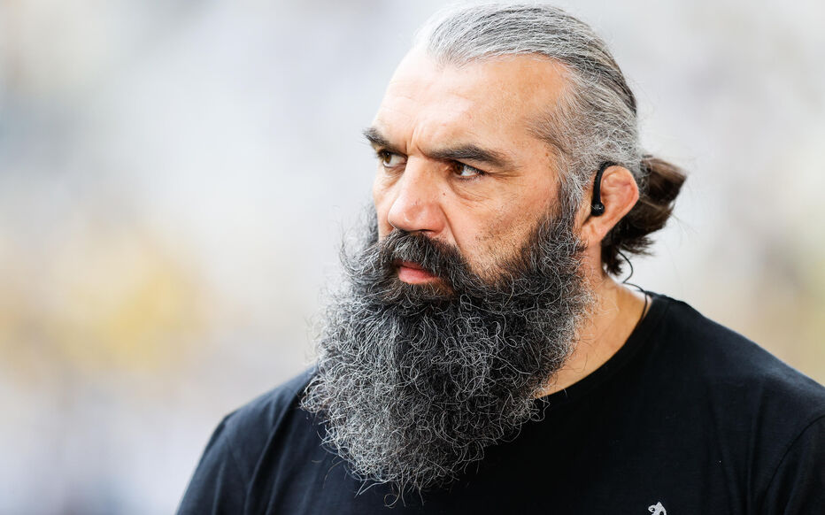 Lire la suite à propos de l’article 🧠 Sébastien Chabal brise le silence : « Je perds la mémoire » – l’ancien rugbyman tire la sonnette d’alarme